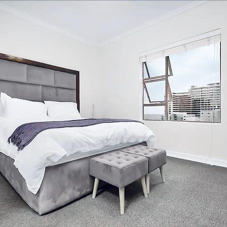 2 Bedroom 2 Bath Luxury - Sandton Cbd Joanesburgo Exterior foto