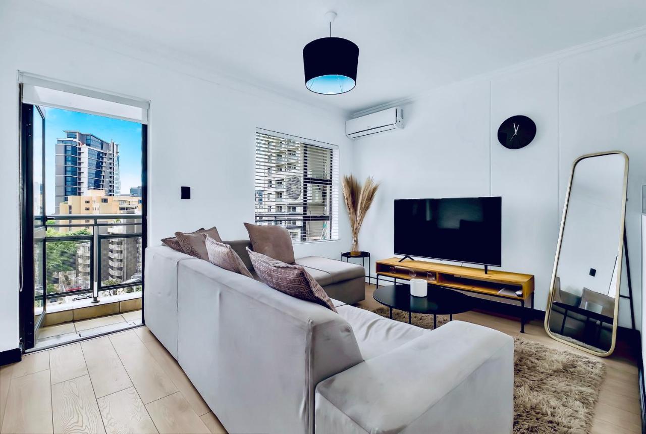 2 Bedroom 2 Bath Luxury - Sandton Cbd Joanesburgo Exterior foto