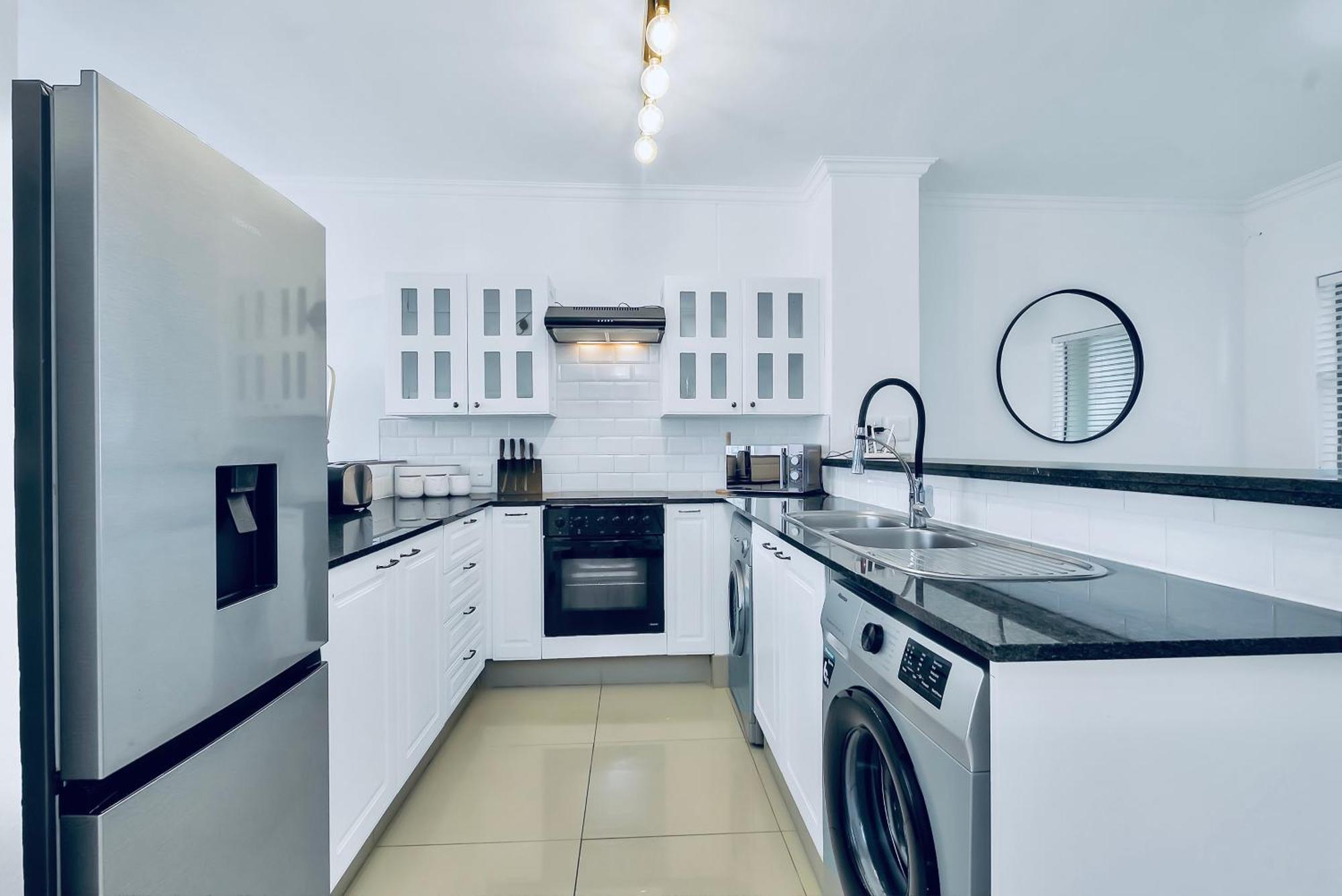 2 Bedroom 2 Bath Luxury - Sandton Cbd Joanesburgo Exterior foto