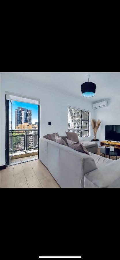 2 Bedroom 2 Bath Luxury - Sandton Cbd Joanesburgo Exterior foto